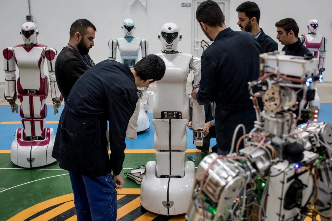 Roboţi ADA GH5 sunt testaţi la fabrica Akin Robotics din Konya Turcia FOTO Guliver / Getty Images / Chris McGrath