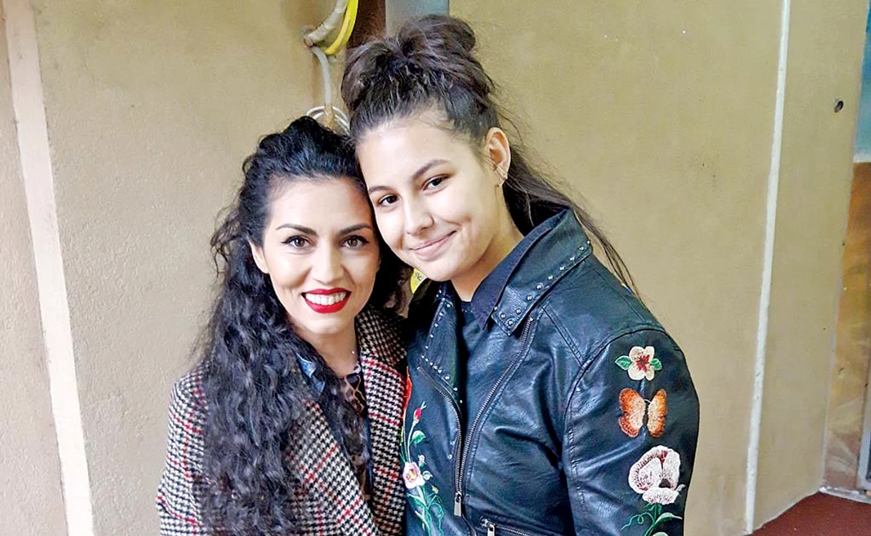 Doiniţa, alături de nepoata ei, o solistă talentată