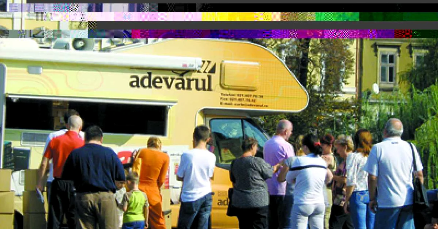 Oradea: Orădenii şi-au completat biblioteca la Caravana „Adevărul”