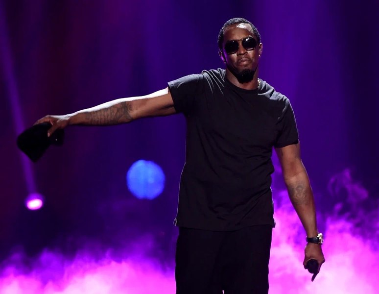 Sean „Diddy” Combs prezintă scuze într-un videoclip recent, după ce a fost filmat agresând-o pe fosta sa iubită VIDEO