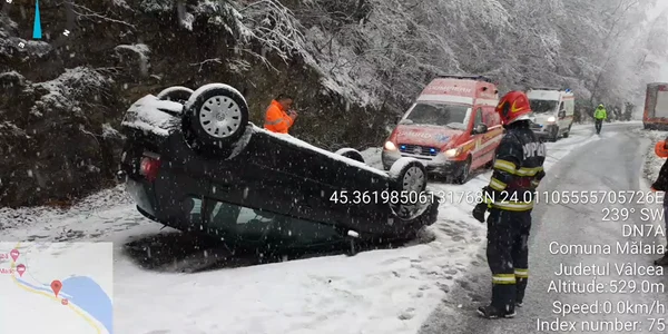 Accident pe Valea Lotrului în Malaia Vâlcea pe DN7A Sursă ISU Vâlcea mp4 thumbnail png