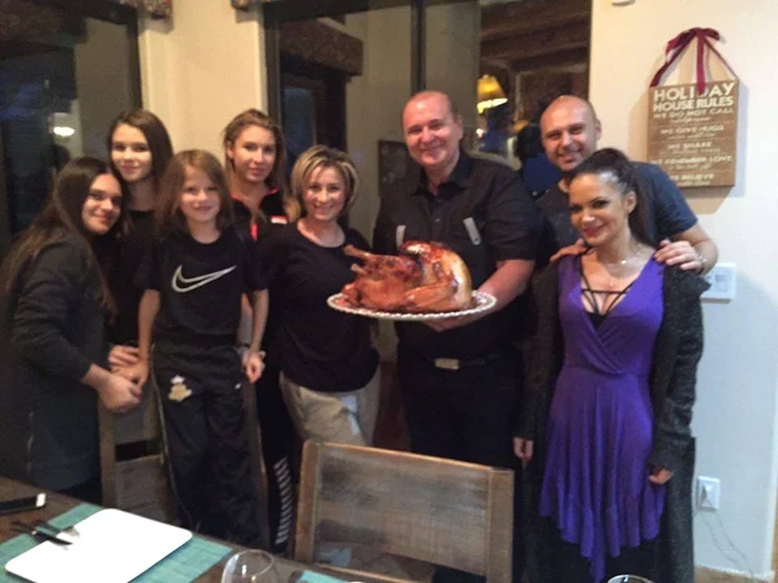 Anamaria Prodan a petrecut alături de Nick Rădoi şi Andreea AntonescuFoto: Arhiva personală