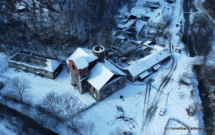 Furnalul din Govâjdia, una dintre atracțiile de pe Drumul fierului. Foto: Daniel Guță. ADEVĂRUL