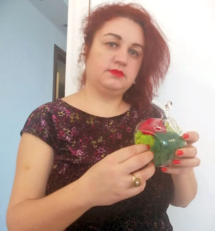 Irina Gligan face aranjamente speciale cu trandafiri criogenaţi şi licheni