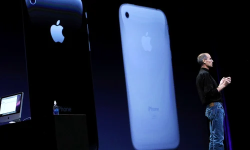 steve jobs iphone4 jpg