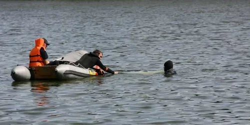 Două persoane s-au înecat sub privirile unor pescari care au făcut glume pe seama lor  