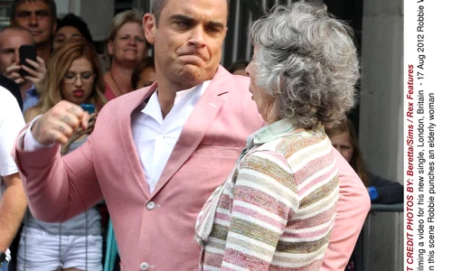 robbie williams rexfeatures 1822255u jpeg