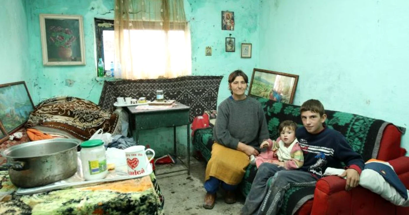 Peste 30 de familii trăiesc în condiţii mizere în cartierul mărginaş al oraşului Viile Noi