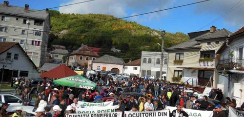 Protestele minerilor de la Rosia Montana la vizita membrilor Comisiei speciale FOTO Dorin Timonea