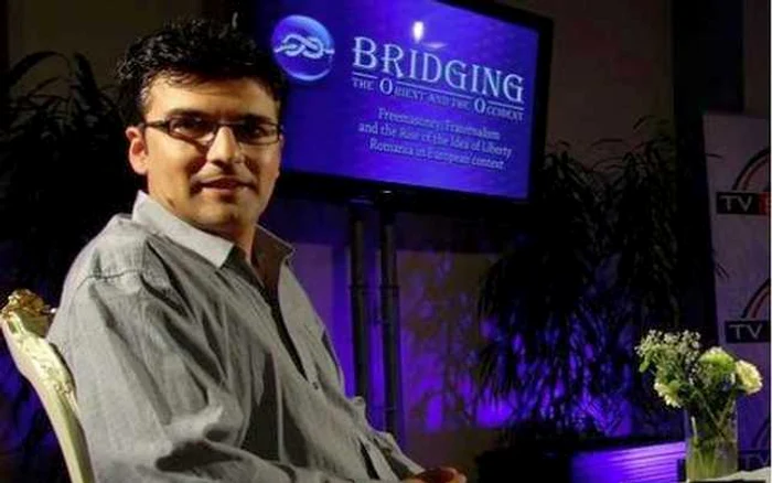 Radu Nechit a fost director al staţiei locale Realitatea TV Sibiu şi prezentator la staţia centrală în 2007