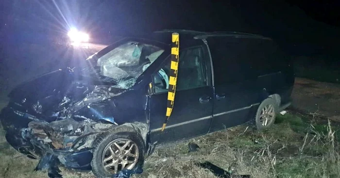 Un bărbat a fost rănit după coliziunea a două autoturisme FOTO IPJ Ialomiţa