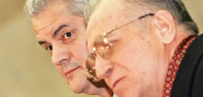 Adrian Năstase, sprijinit de Ion Iliescu, în aşteptarea verdictului de la 15 decembrie