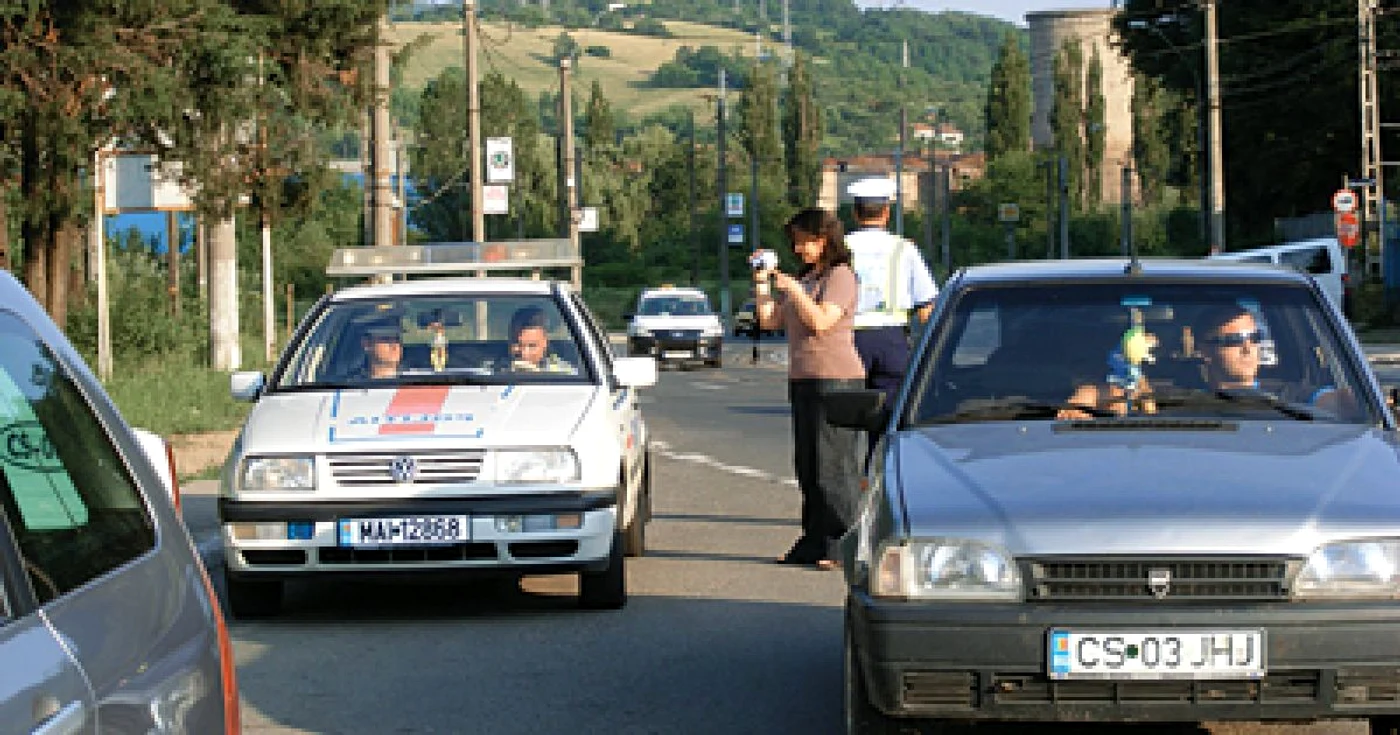 Resita: ORASUL PE SCURT/Şoferi cercetaţi