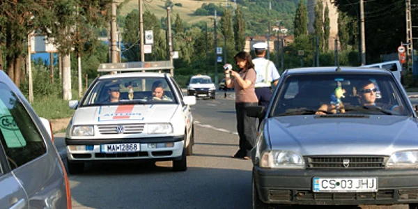 Resita: ORASUL PE SCURT/Şoferi cercetaţi