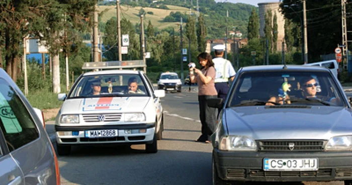 Resita: ORASUL PE SCURT/Şoferi cercetaţi
