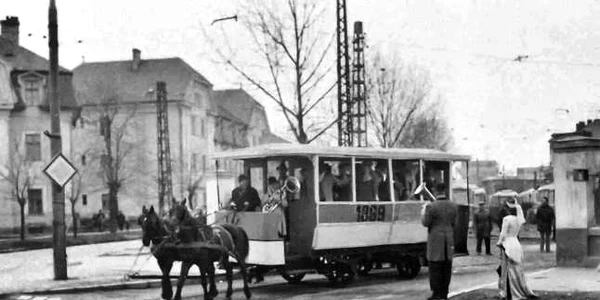 Tramvai tras de cai la Timişoara Foto RATT