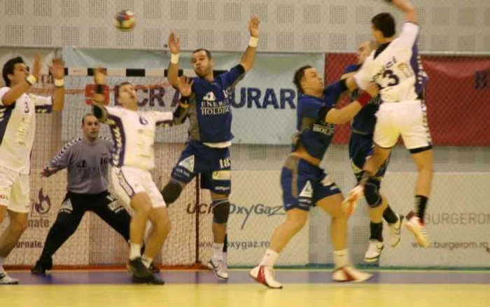 HC Caraş-Sevrin - Poli Timişoara 24-24 (14-11)