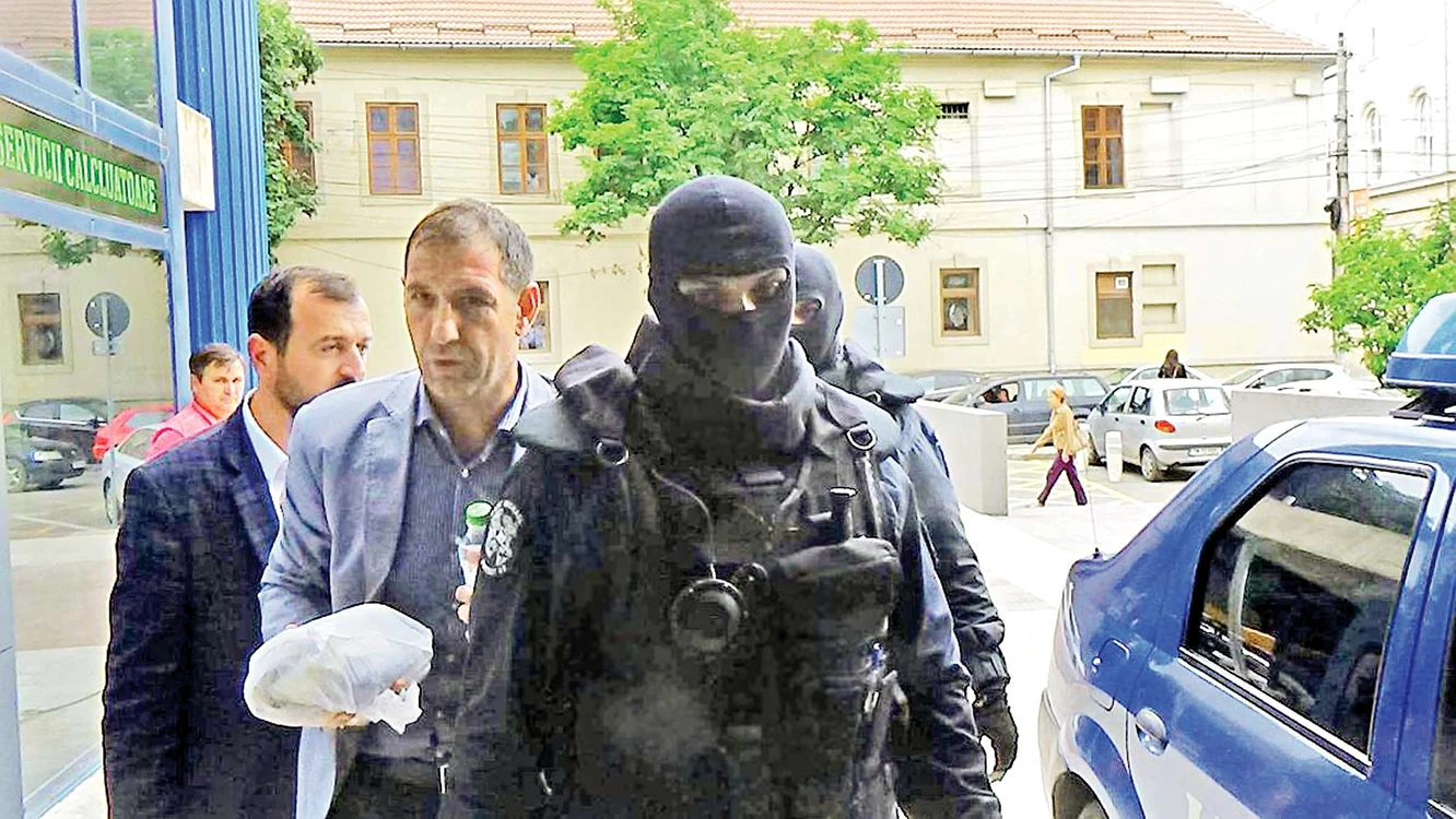 Primarul  a fost săltat  ieri dimineaţă