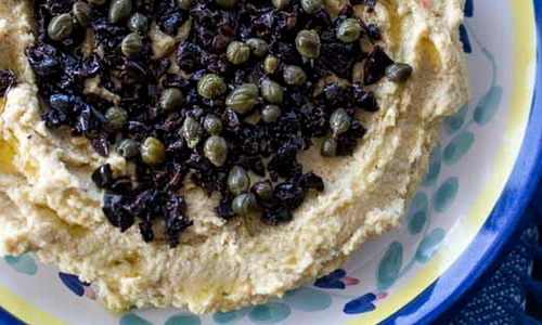 Hummus cu masline si capere jpeg