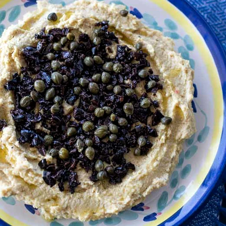 Hummus cu masline si capere jpeg