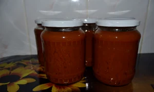 bulion de rosii  jpeg