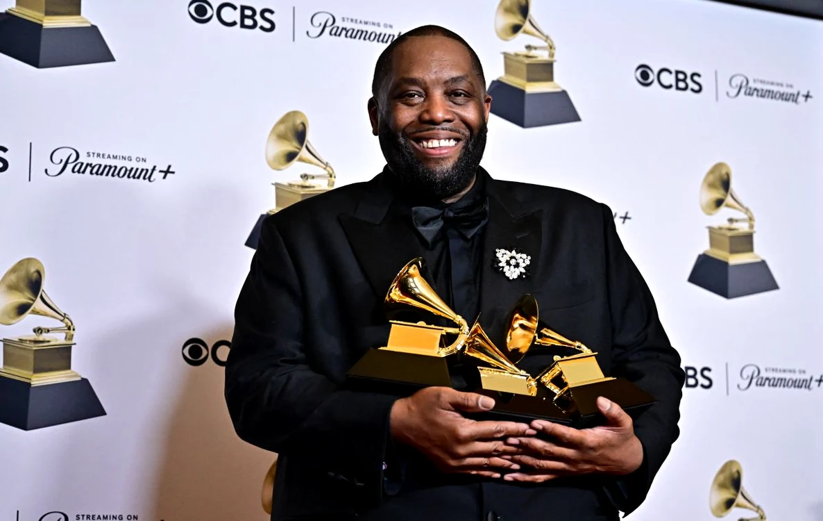 Killer Mike cu trofeele Grammy, februarie 2024