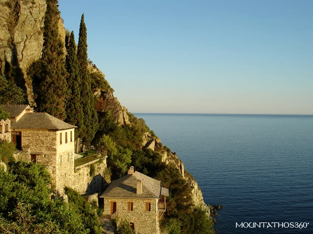 Imagini cu lăcaşurile de cult de la Sfântul Munte Athos FOTO mountathos360 com
