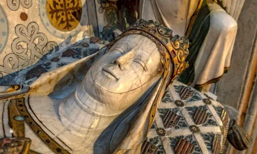 Sarcofagul reginei Elisenda din Mănăstirea Regală Santa Maria Pedralbes (© Institut de Cultura de Barcelona)