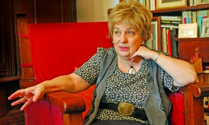 INTERVIU Monica Pillat, fiica scriitorului şi criticului literar Dinu Pillat: „Tata a suferit când George Călinescu s a lepădat public de el“ jpeg