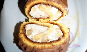 rulada cu mascarpone si ananas jpeg
