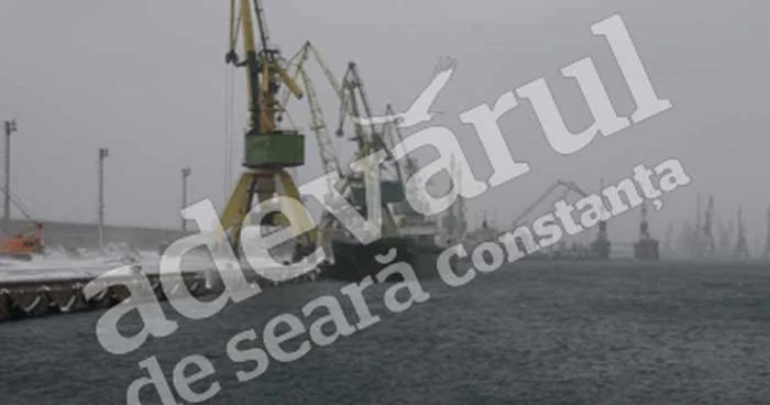 Este pentru a treia oară în această săptămână când operaţiunile sunt sistate din cauza vremii