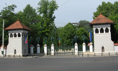 Prezidenţialele: un exerciţiu de imaginaţie politică occidentală jpeg