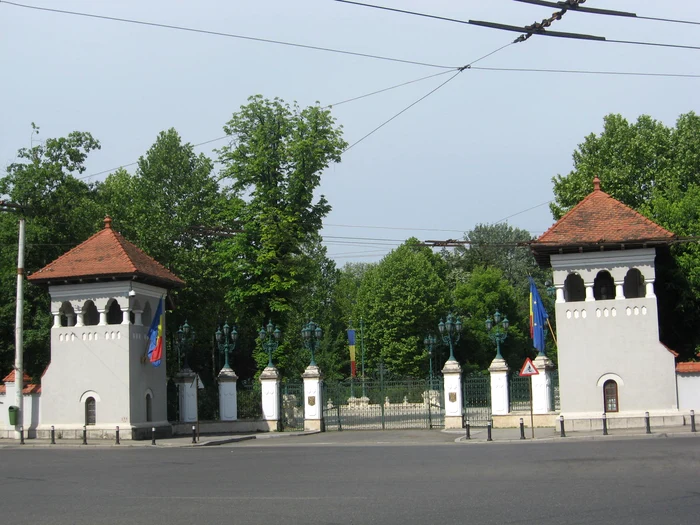 Prezidenţialele: un exerciţiu de imaginaţie politică occidentală jpeg