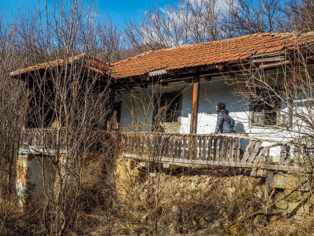 Casă din Comarnici Sursa Calatori prin Romania