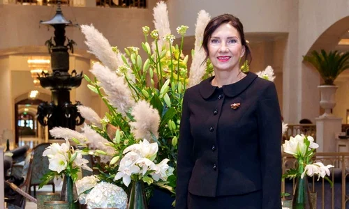 Klaus Iohannis și Carmen Iohannis în costum negru Andreea Tincu în Germania nov 2024   Facebook (2) jpg