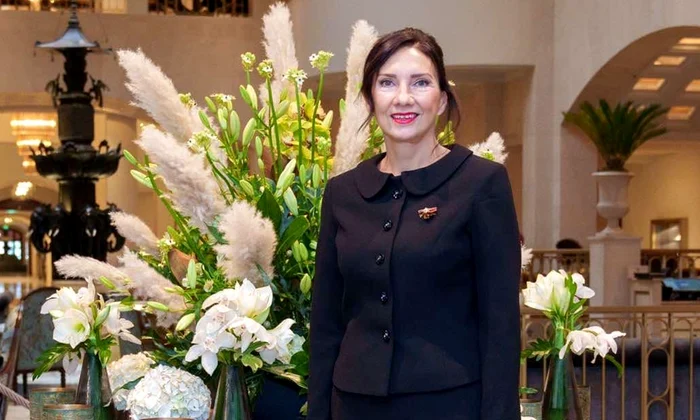 Klaus Iohannis și Carmen Iohannis în costum negru Andreea Tincu în Germania nov 2024   Facebook (2) jpg