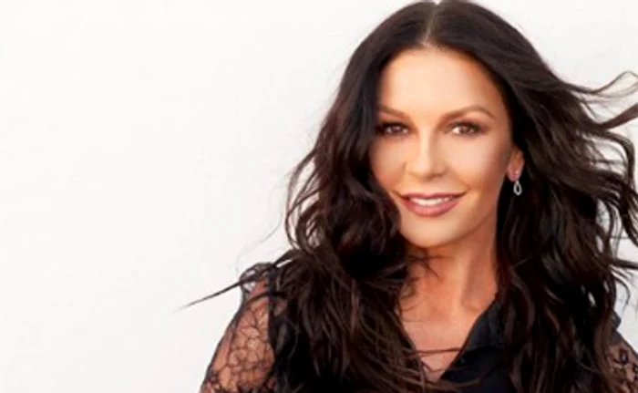 Catherine Zeta-Jones (51 de ani)