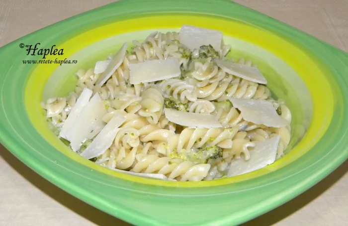 paste cu broccoli si gorgonzola poza 7 jpeg