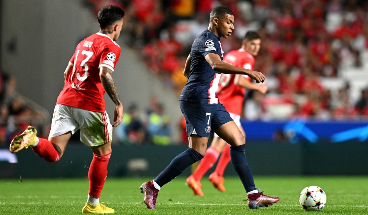 Enzo Fernández (stânga) pleacă după nici un an de la Benfica (FOTO: Getty Images)