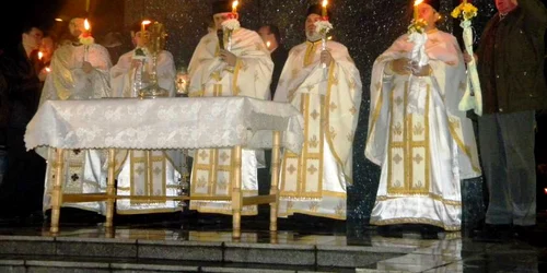 Credincioşii au luat lumină
