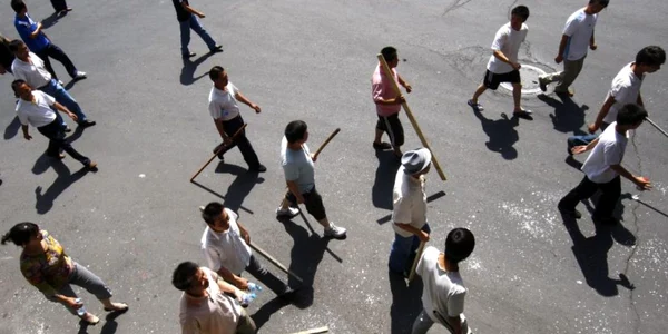 Responsabil al unei fabrici din China, omorât în bătaie de angajaţi