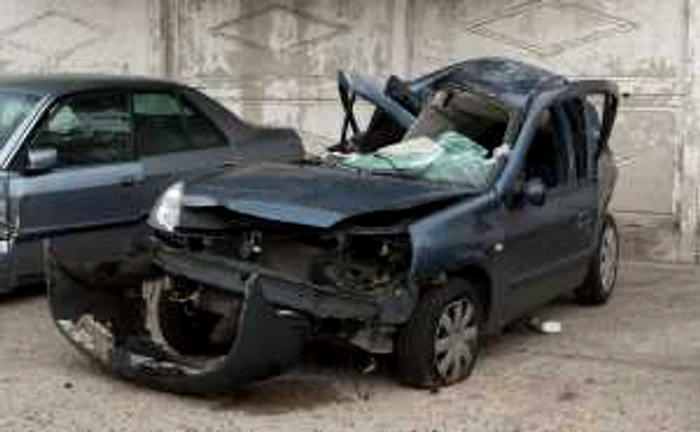 Maşina avariată în accident. Foto: Cosmin Costache