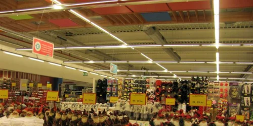 Grecii de la Jumbo au deschis magazinul de la Timişoara Foto
