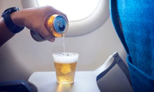alcool la bordul avionului jpg