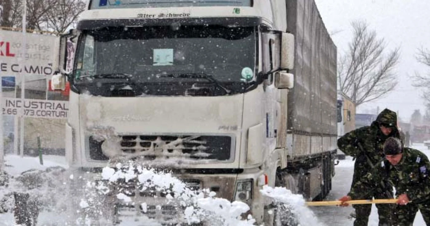 Viscolul din primele trei luni ale anului a blocat activităţile din economie, iar statul a ajutat prea puţin la deblocarea acestora
