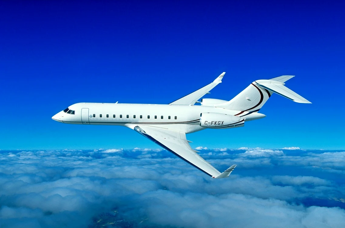 
    Piloții au observat o degajare de fum în cabina de controlfoto: Hepta  