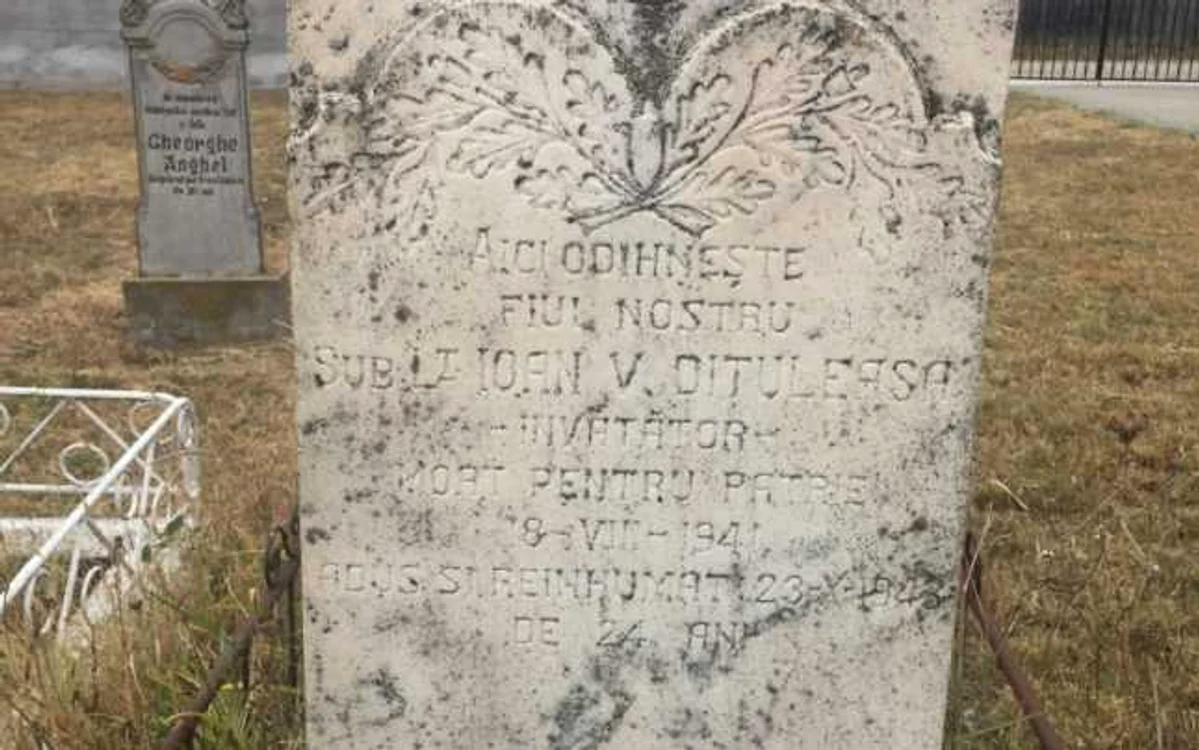 Crucea din cimitirul satului, unde rămăşiţele eroului au fost reînhumate FOTO: Doina Leulescu