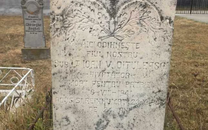 Crucea din cimitirul satului, unde rămăşiţele eroului au fost reînhumate FOTO: Doina Leulescu