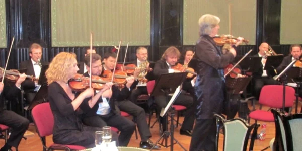 Orchestra vieneză a încântat audienţa