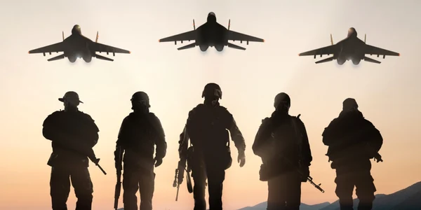 soldati armament avioane foto shutterstock